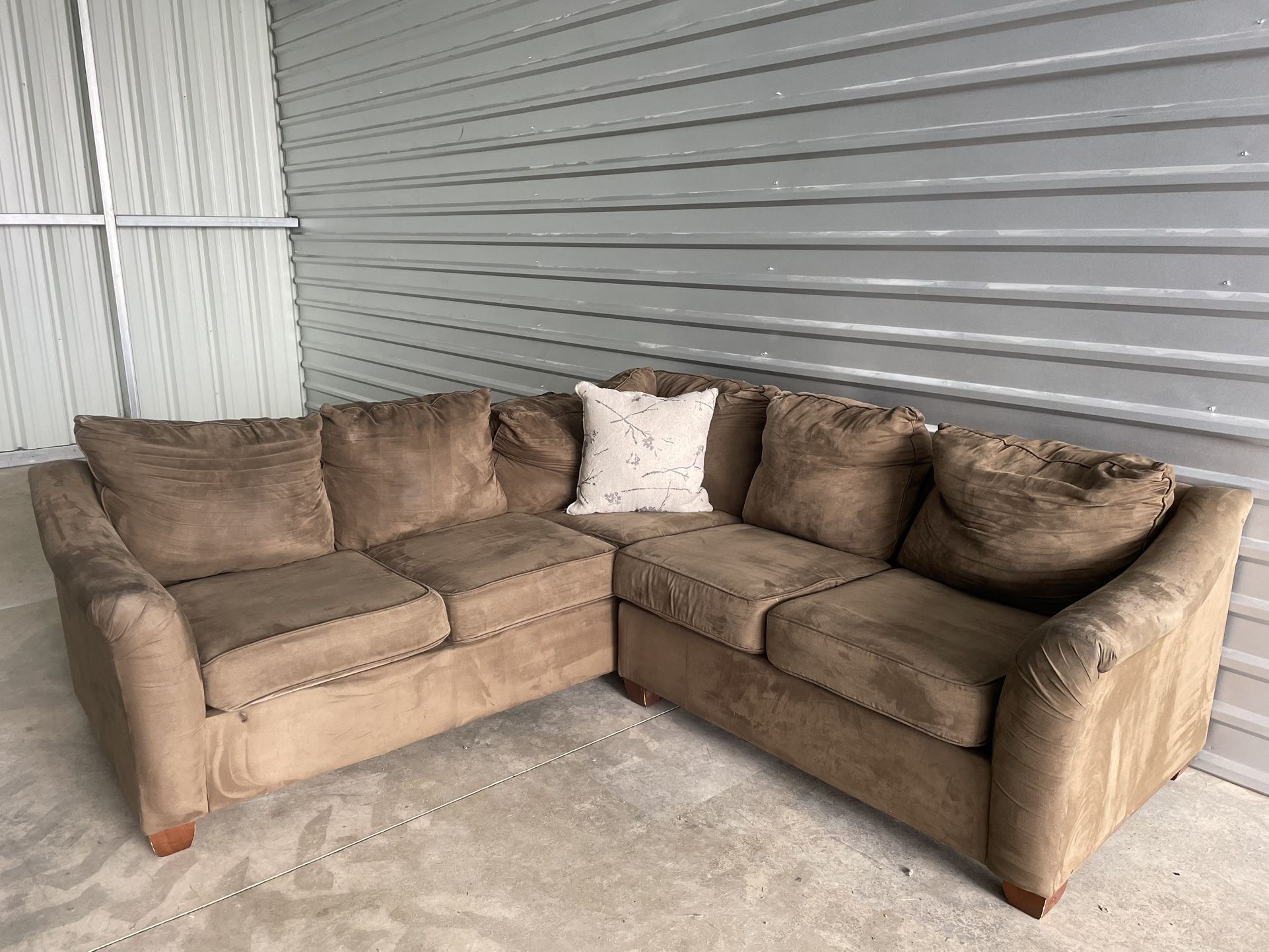 Sectional Couch 