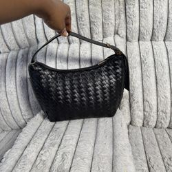 Black Woven Shoulder Bag A new day
