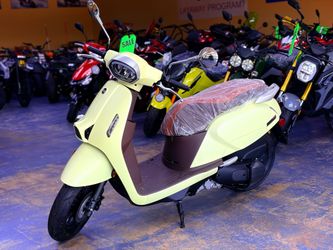 QJ Motor LTR 150 EFI Scooter on Sale