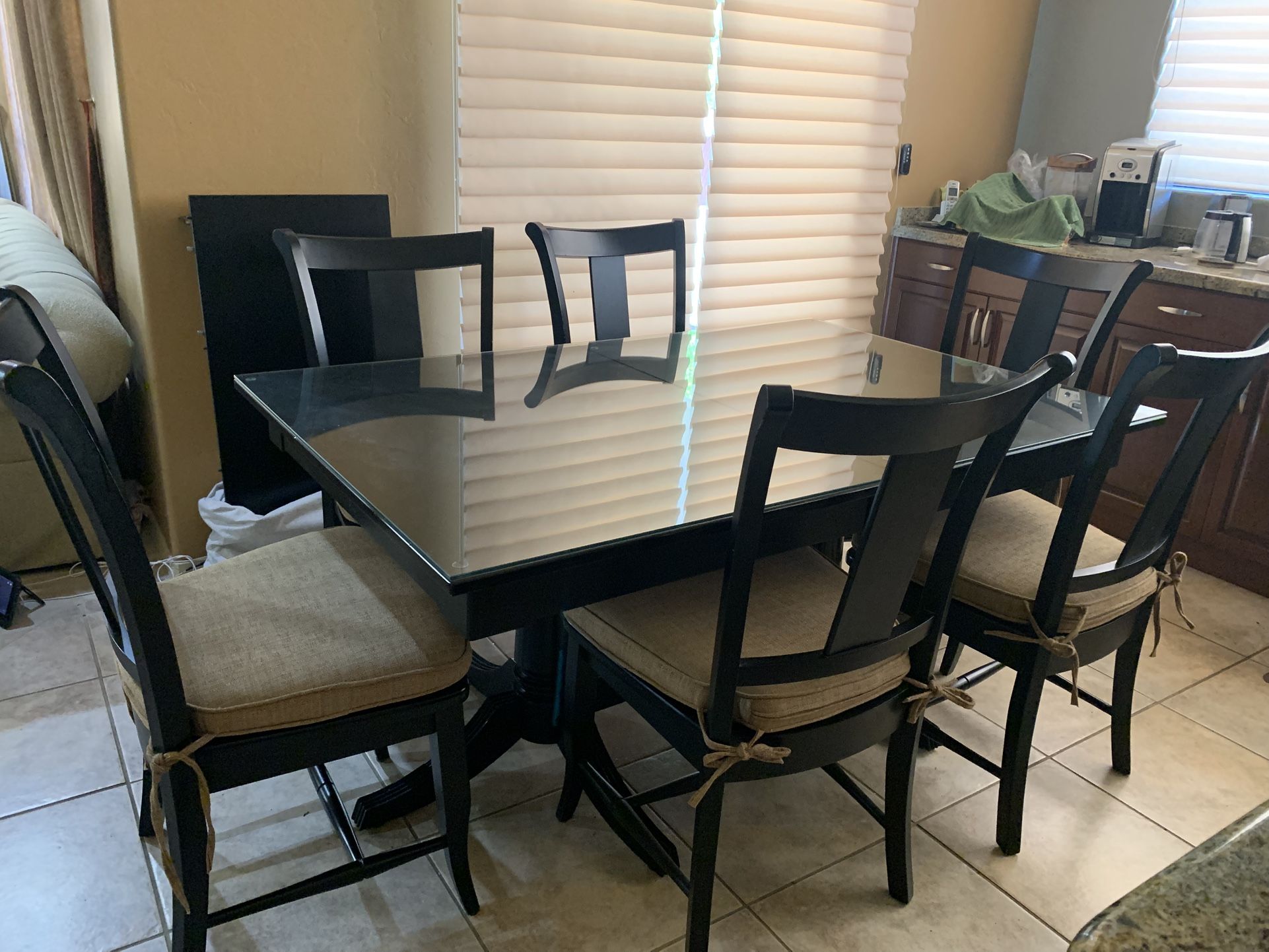 Thomasville Dinning Set .