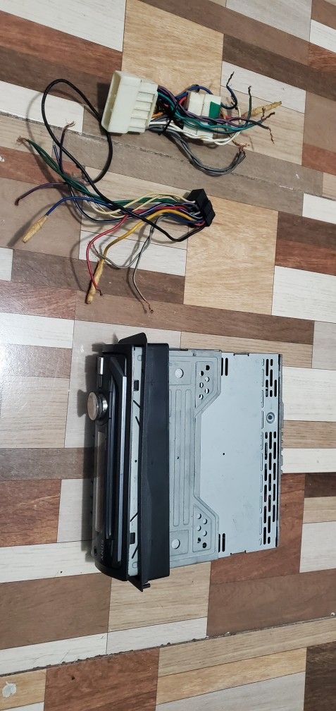 SONY FM/AM COMPACT DISC PLAYER (CAR STEREO)