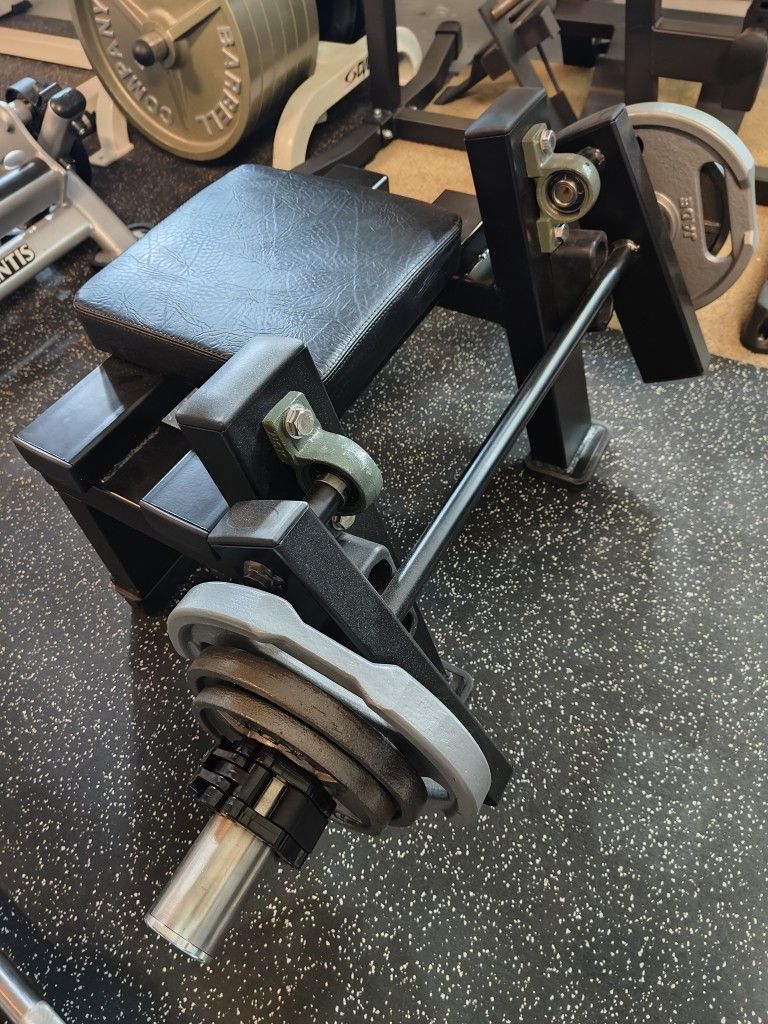 Forearm Curl Machine