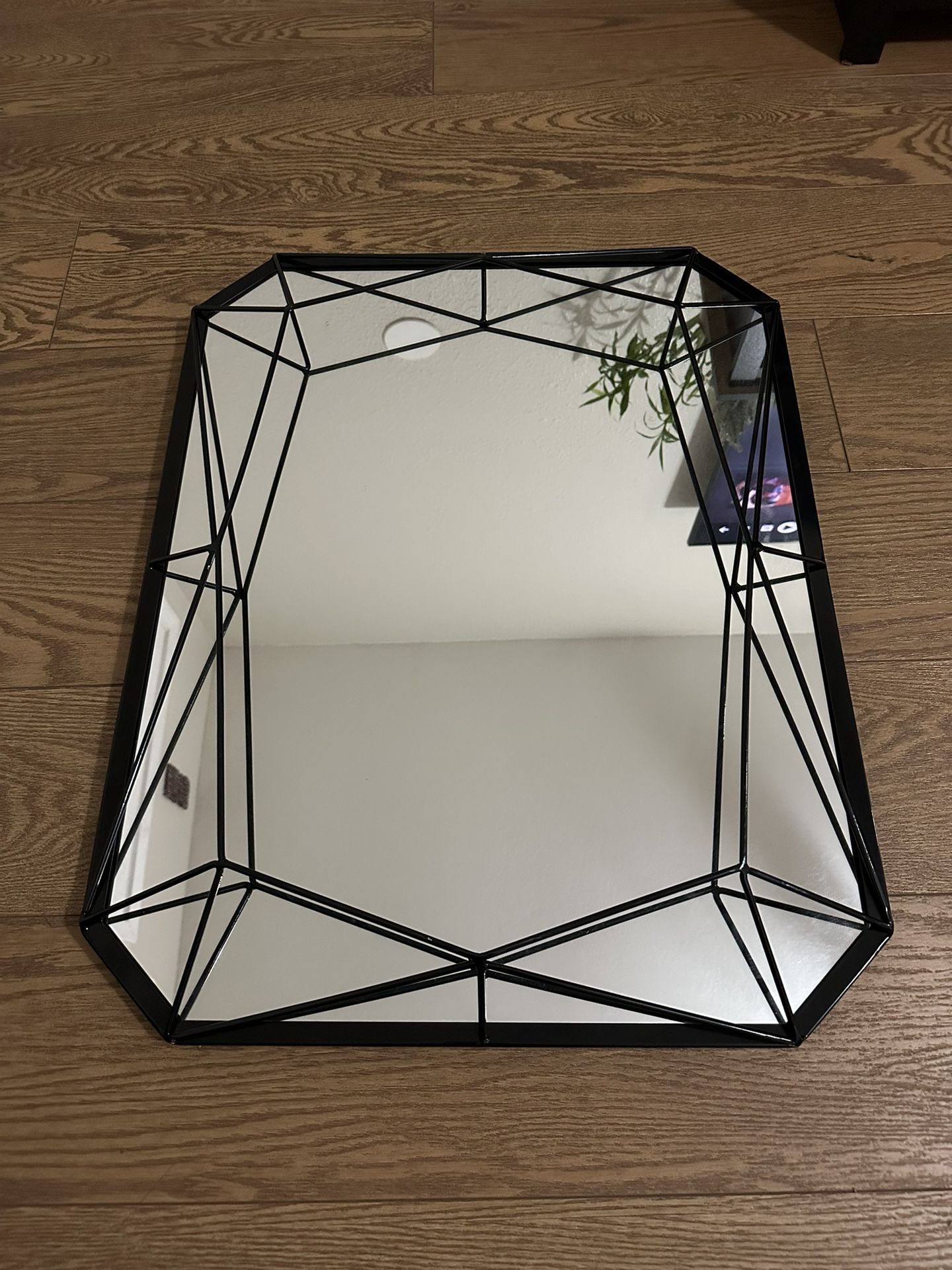 good mirror, good condition.