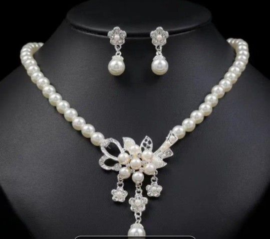 Nice Pearl Set