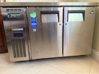Everest under counter freezer with 2 sections and 2 doors