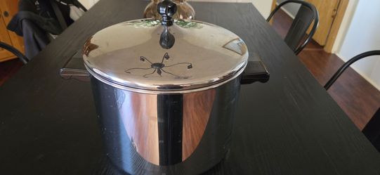 Farberware Stainless Steel Pot