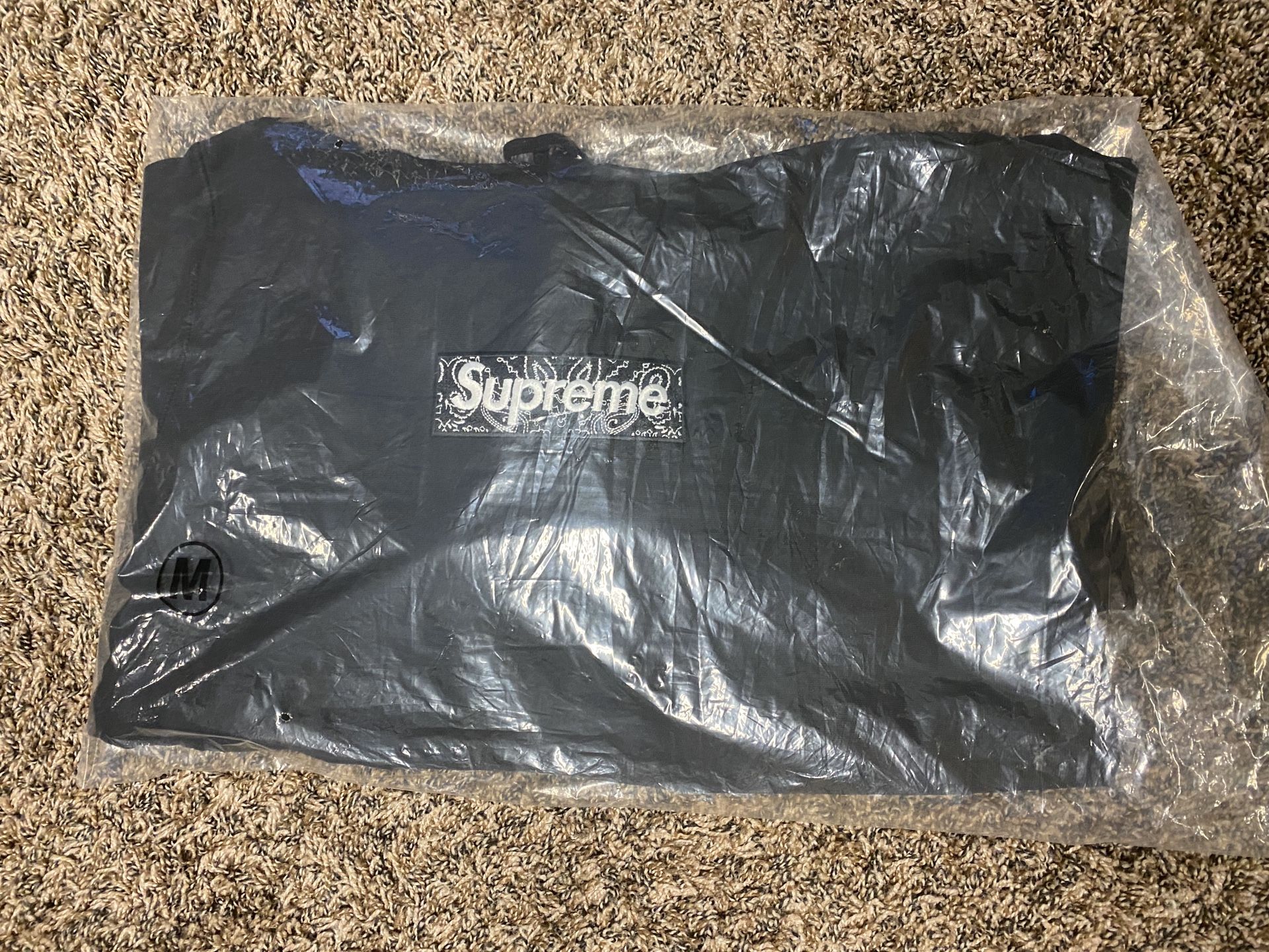 Looking For trades Only Supreme Box Logo Black Bandanna Hooded Sweatshirt Size Medium Brand New