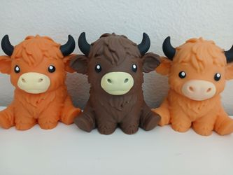 Jumbo Highland Cow Squishy