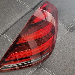 2018 2019 2020 S63 Mercedes S450 S560 LED Taillight (Right)