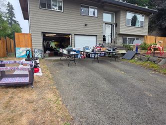 YARD/GARAGE SALE SAT-SUN
