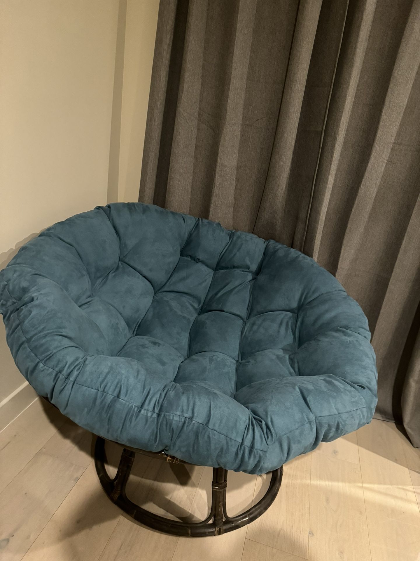 Oversized Cushion Chair 