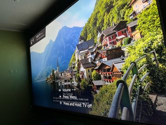 LG 4K Smart TV   $150 OBO