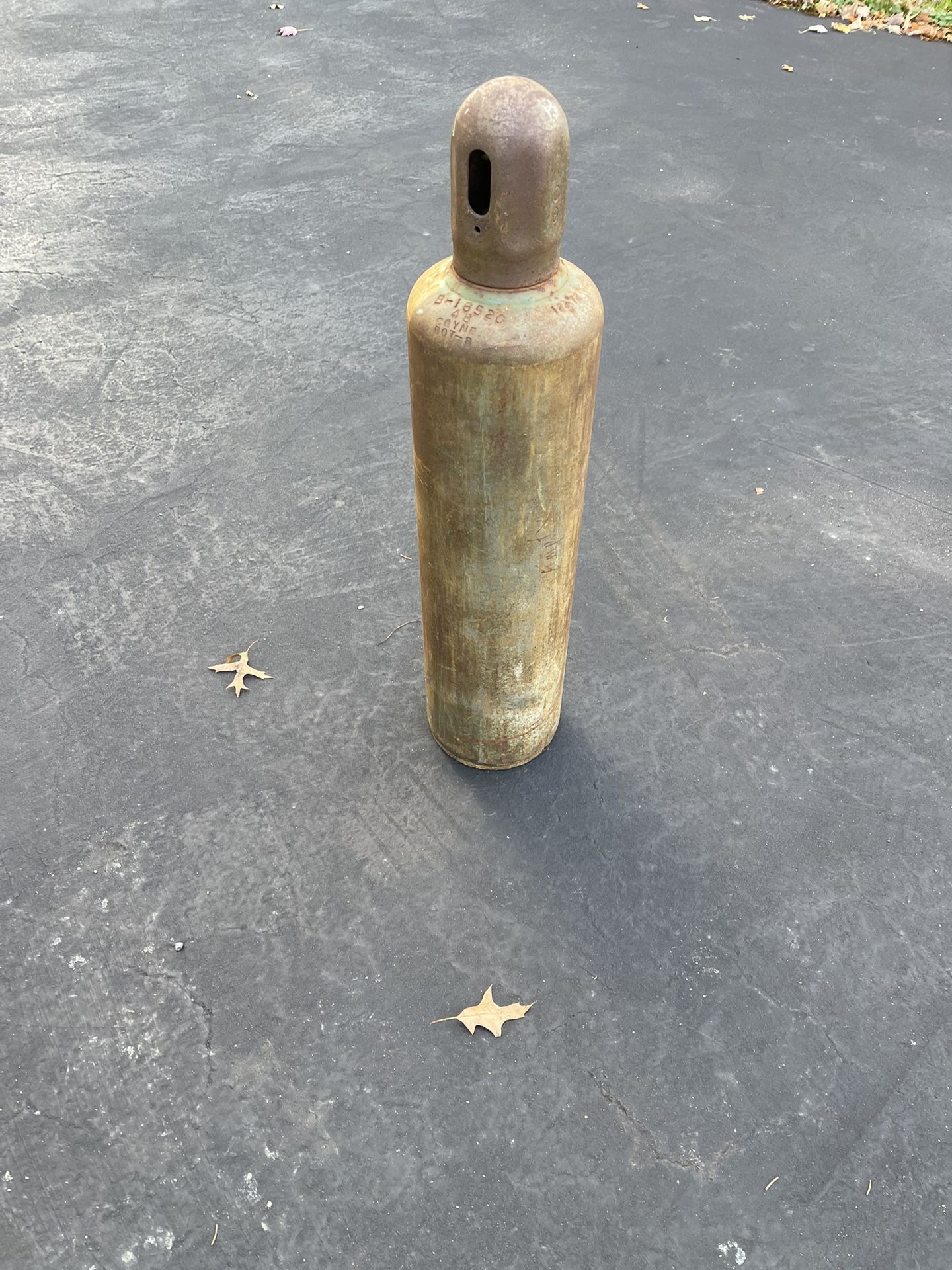 ACETYLENE TANK, COYNE B -16520, 32"