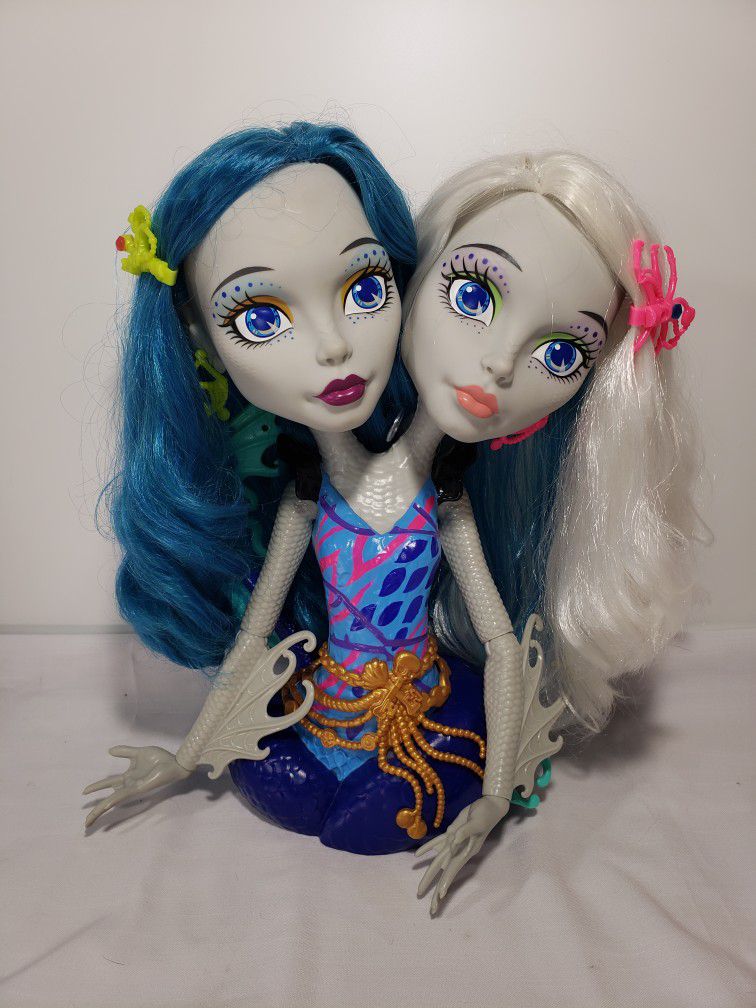 Monster High Peri and Pearl Serpentine Styling Head 2 Headed . 