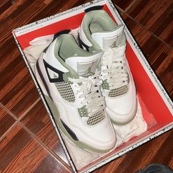 Jordan 4 seafoam