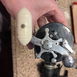 Vintage Penn Surfmaster #100 Fishing Reel