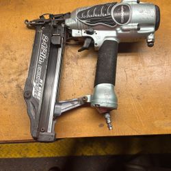 Metabo HPT 16-Gauge 2-1/2 in. Straight Finish Nailer