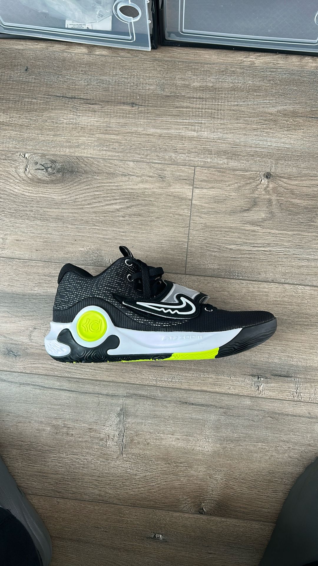 🔥 Brand New KD 5 Trey Size 10 – Black/Yellow/White 🏀 With Box