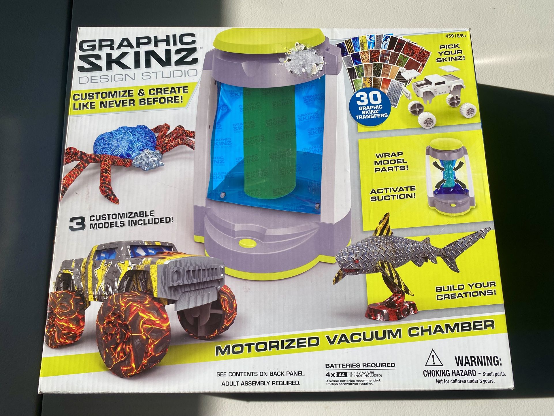 Graphic Skinz Design Studio Includes 30 Graphic Skinz Transfers