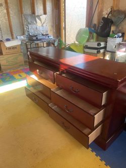 Dresser