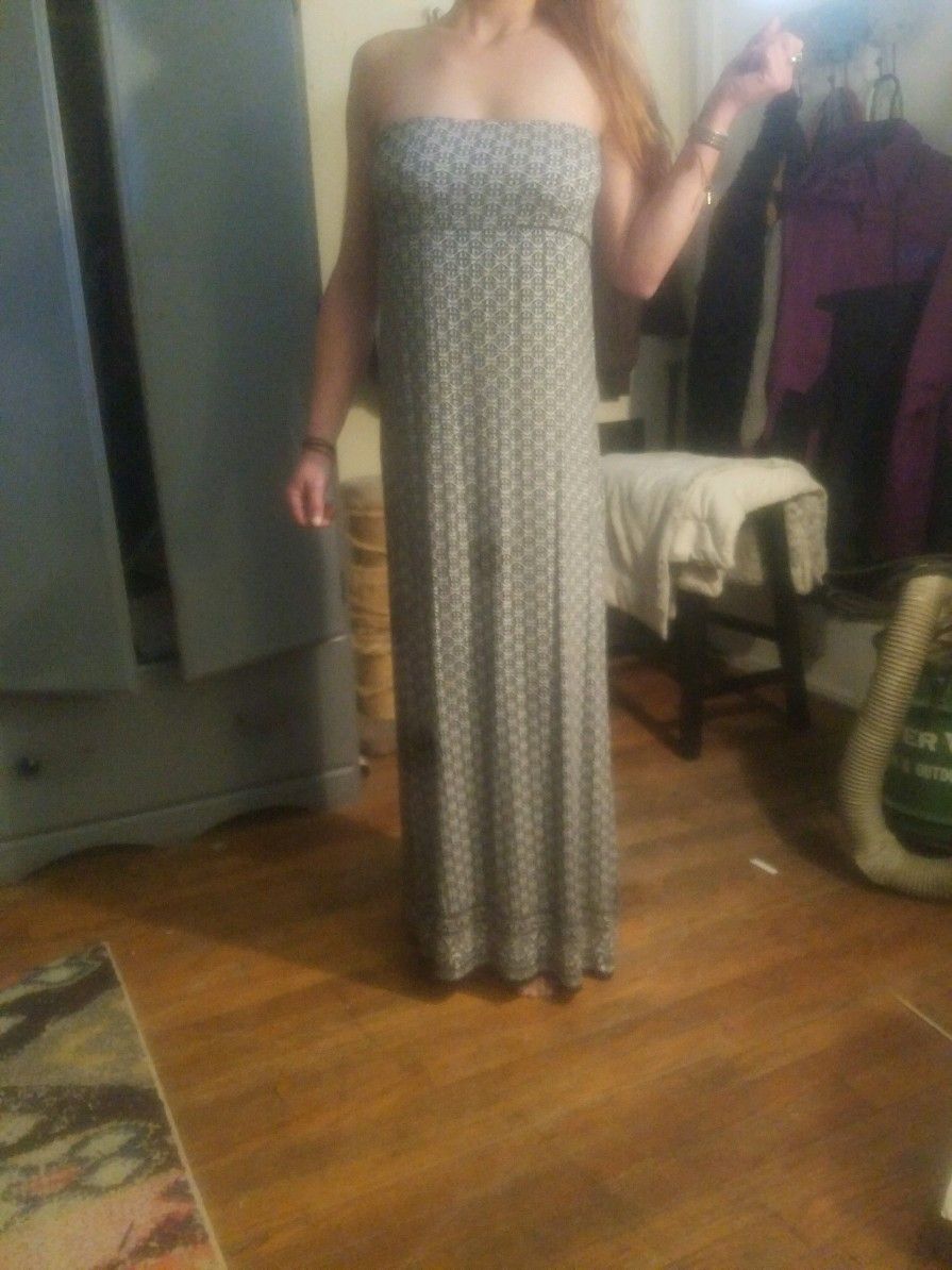 NICE COMFY FLOWY DRESS!!