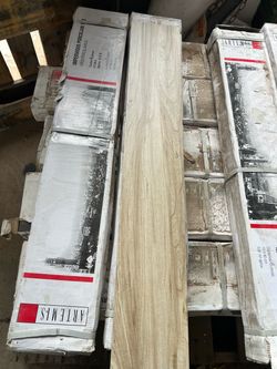 Floor tile