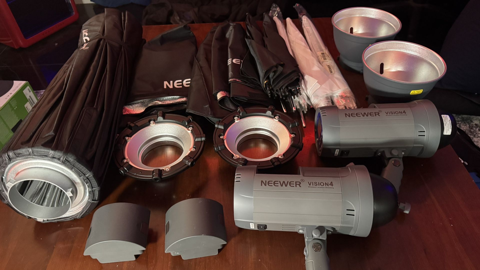 Neewer Studio Lighting Kit Bundle – Softboxes, Umbrellas, Vision4 Strobes + Case – Gently Used