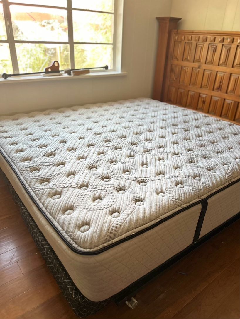 Bedroom Set W/ Matress