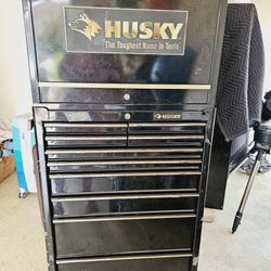 Husky Huge and  beautiful compartments 