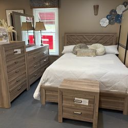 New 5pc Valor Queen  Bedroom Set