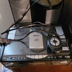 Memorex CD Player with Speakers and Remote