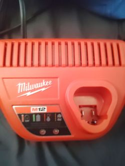 Milwaukee M12 Charger