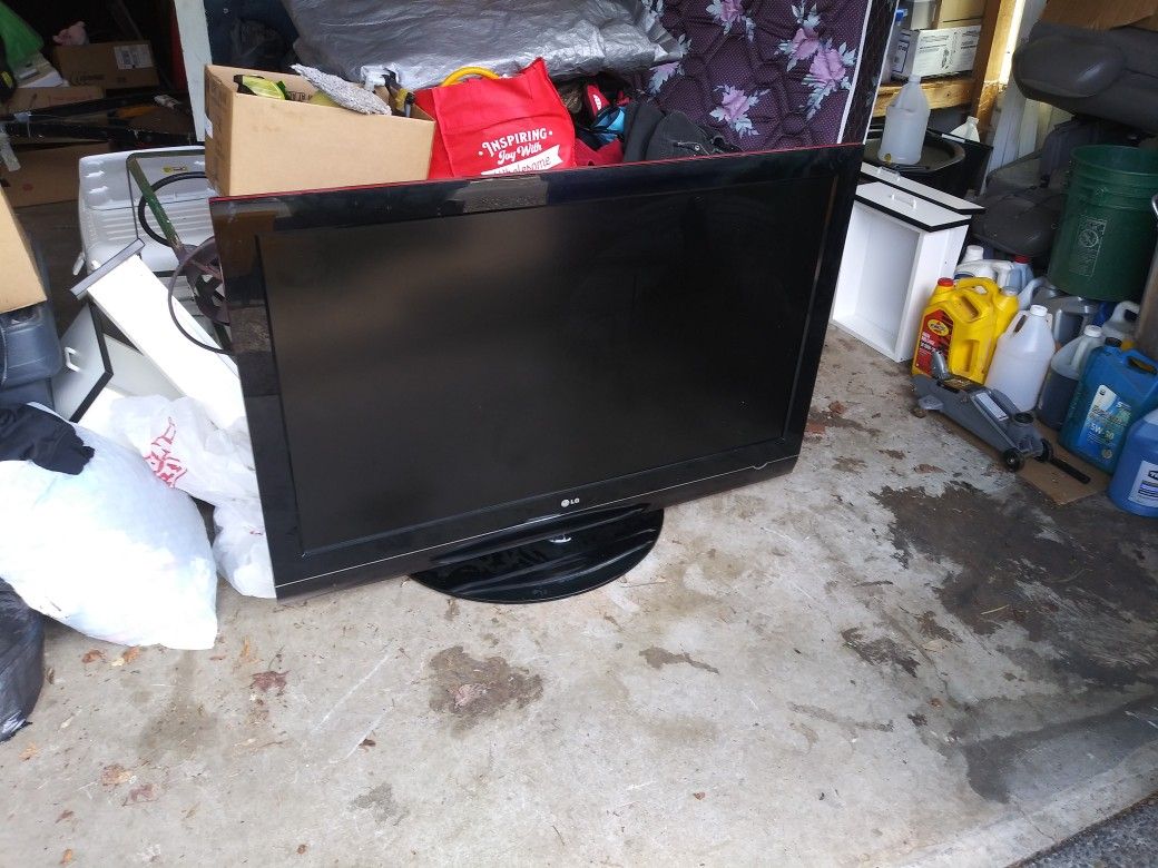 LG 52in TV