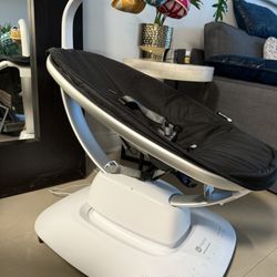 4moms Mamaroo Multi-Motion Baby Swing