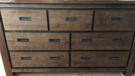 dresser good condition