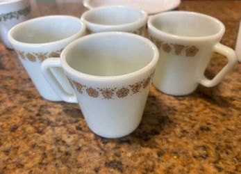 4 vintage pyrex mugs