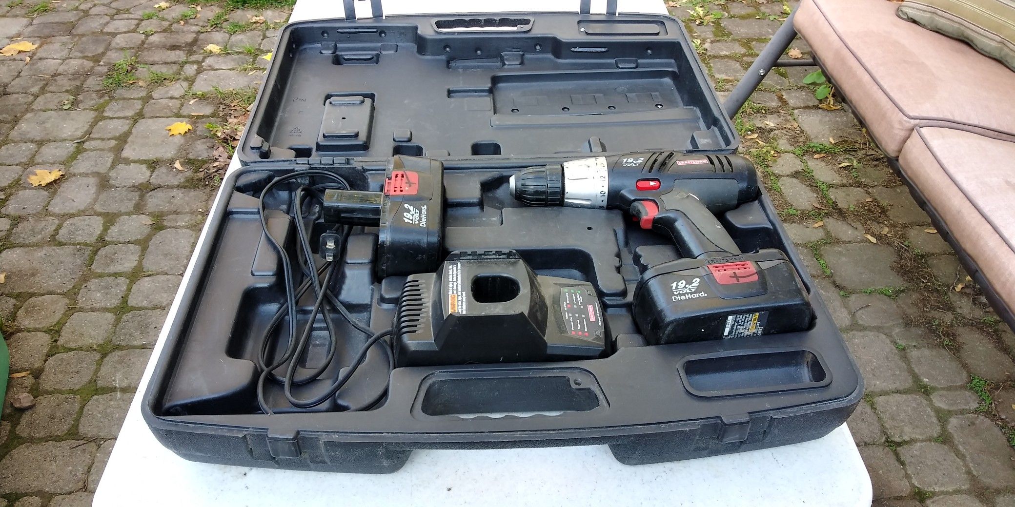 Craftsman 19.2 Power Drill 2 Batteries, Charger, Case