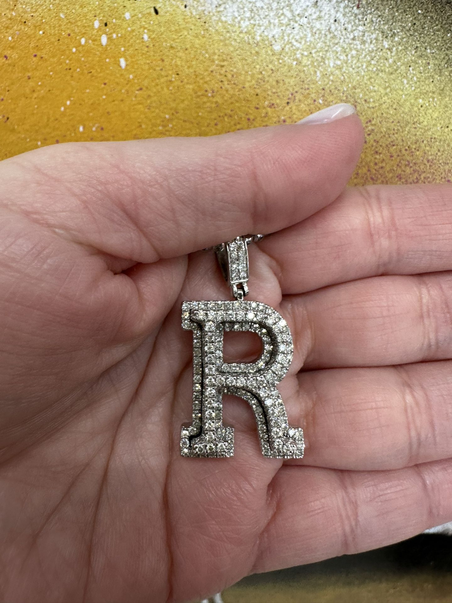 14k DIAMOND LETTER R