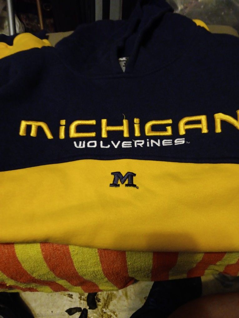 Michigan Wolverines Sweater With Hoodie