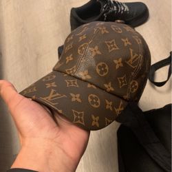 LUIS VITTON Brown Lv Hat