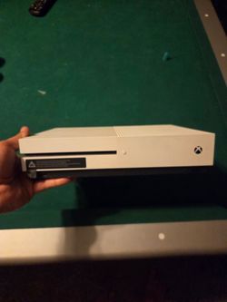 Used XBox One S with 2 controllers