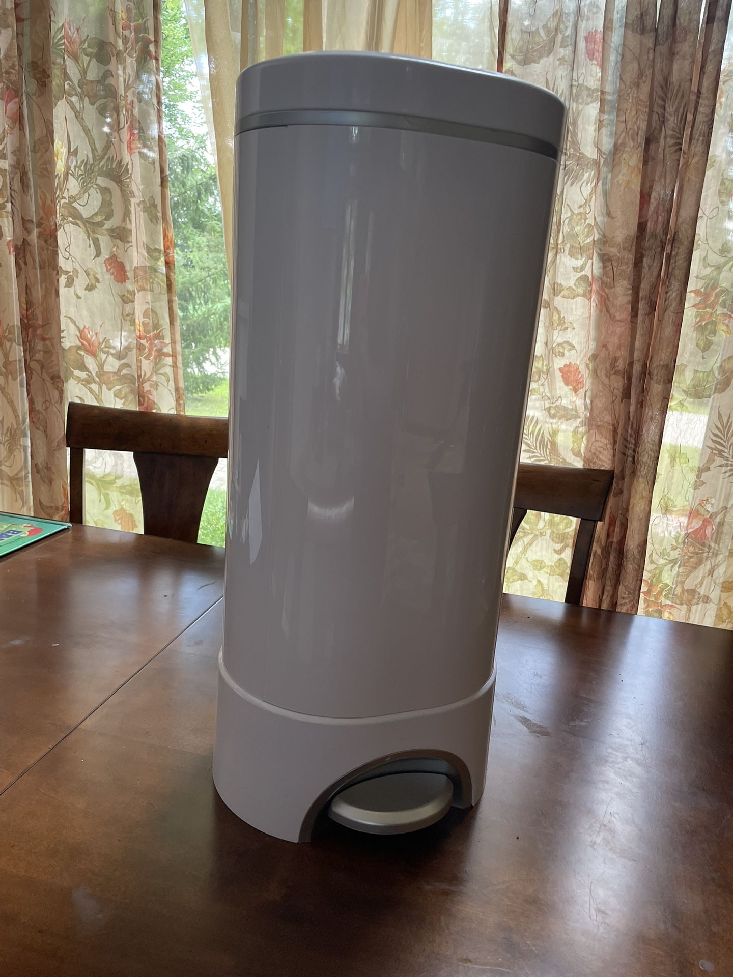 Munchkin STEP Infant Diaper Pail