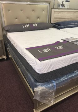 New queen memory foam mattress and box