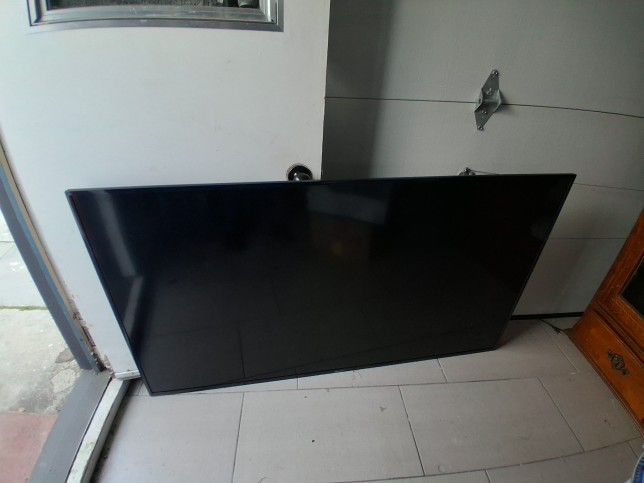 Hisense Smart Tv 65inches