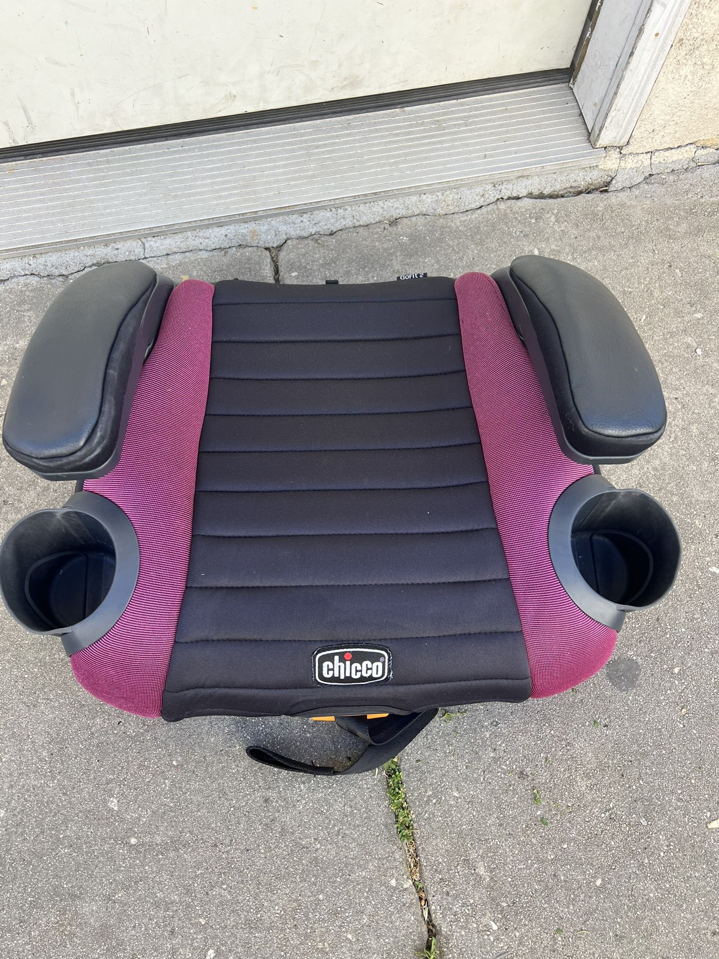 CHICCO GOFIT BOOSTER SEAT