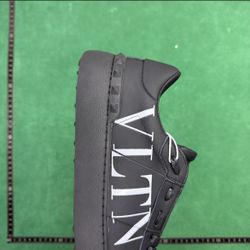 Valentino Garavani Open