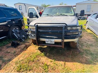 Full part out chevy silverado 02 z71