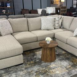 OM• $38 Initial • Brand New// louralgevo 4 piece sectional,brand new couch