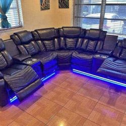Black sectional recliner - LED’s - 💯 LEATHER