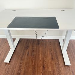 Autonomous Standing Desk